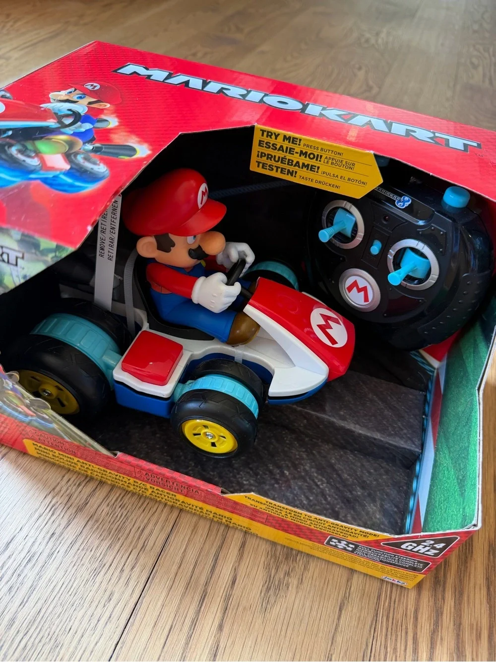 Super Mario Mariokart mini antigravity RC racer, book & 6 stuffies